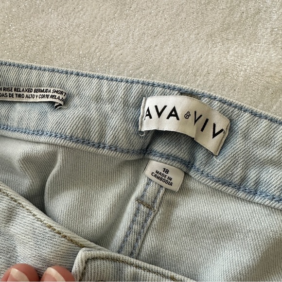 AVA & VIV Light Washed High-Rise Relaxed Fit Bermuda Shorts - Picture 9 of 9